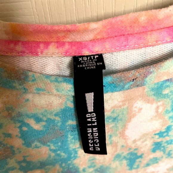 Design Lab Tie-Dye Cropped Sweatshirt - Picture 4 of 4